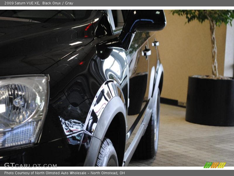 Black Onyx / Gray 2009 Saturn VUE XE