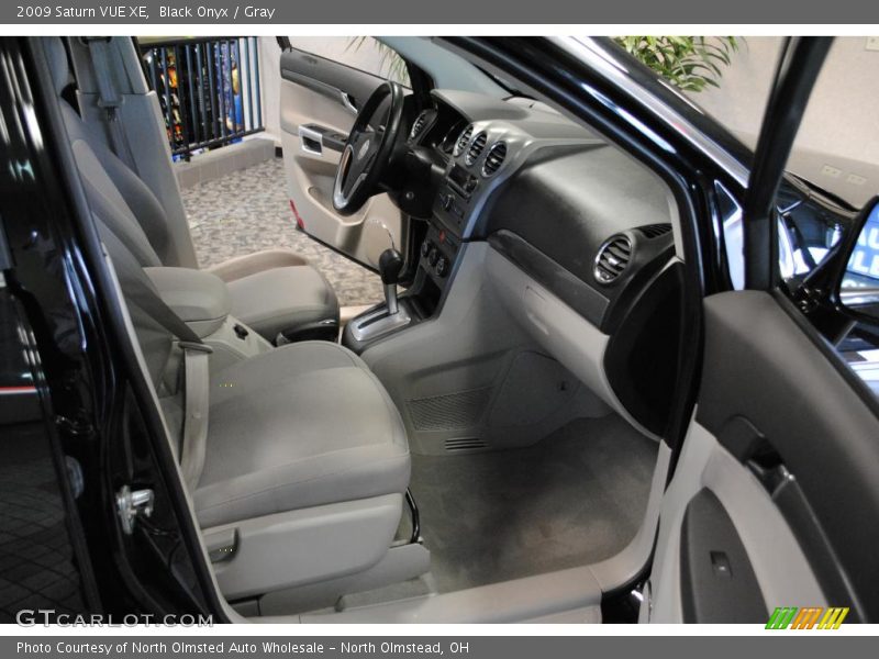 Black Onyx / Gray 2009 Saturn VUE XE