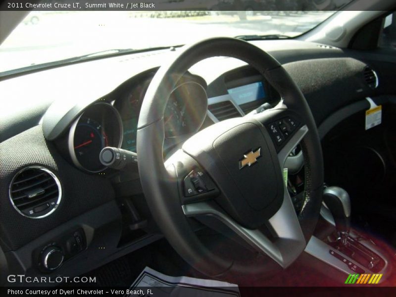 Summit White / Jet Black 2011 Chevrolet Cruze LT