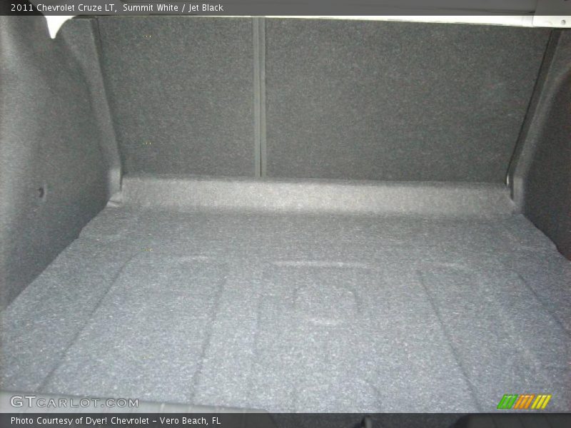 Summit White / Jet Black 2011 Chevrolet Cruze LT