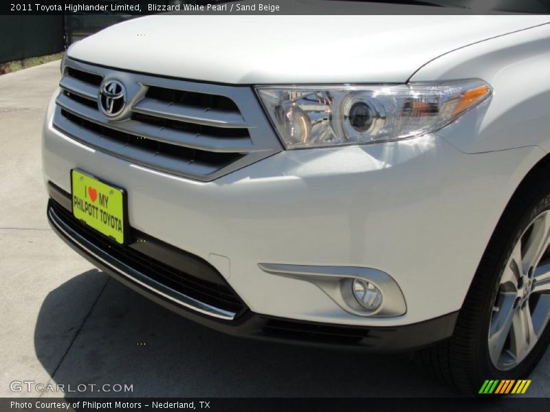 Blizzard White Pearl / Sand Beige 2011 Toyota Highlander Limited