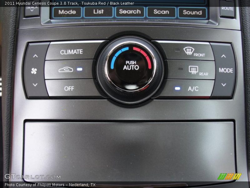 Controls of 2011 Genesis Coupe 3.8 Track