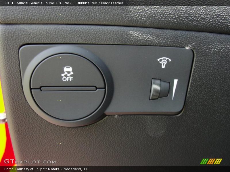 Controls of 2011 Genesis Coupe 3.8 Track