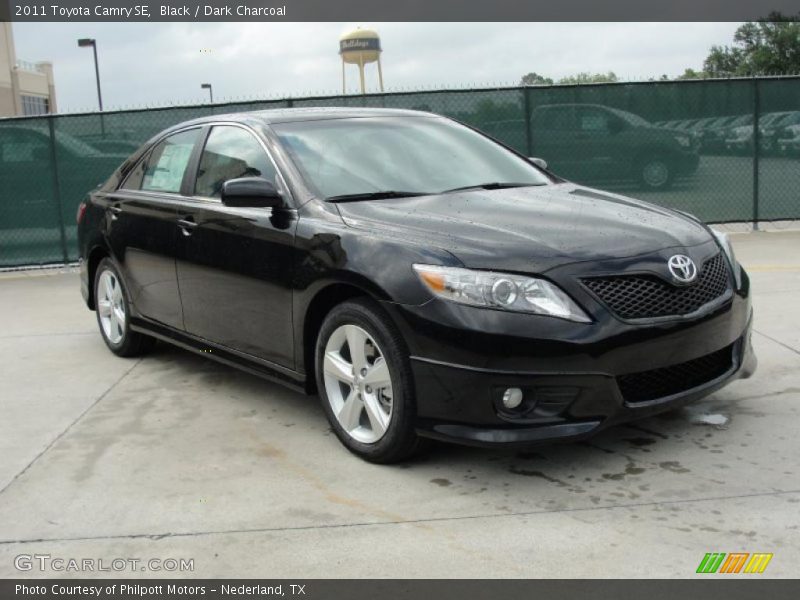 Black / Dark Charcoal 2011 Toyota Camry SE