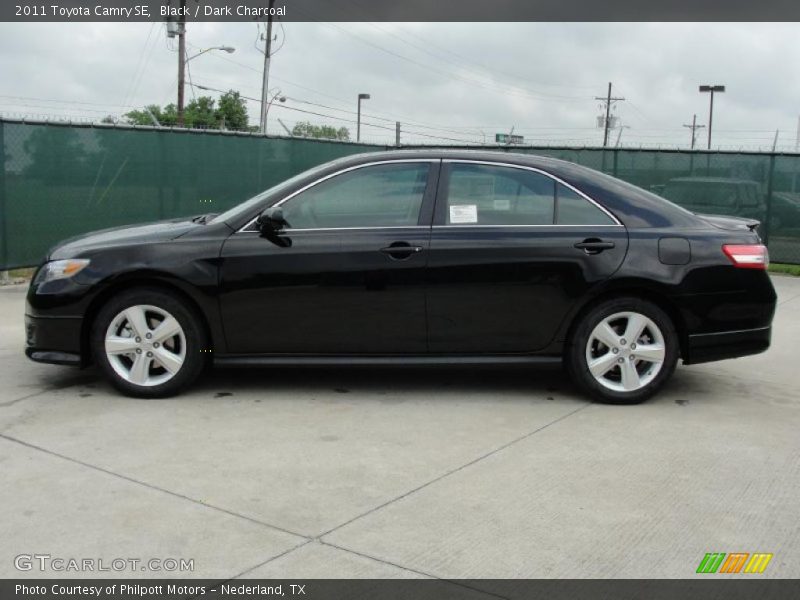 Black / Dark Charcoal 2011 Toyota Camry SE