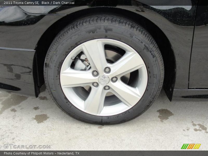 Black / Dark Charcoal 2011 Toyota Camry SE