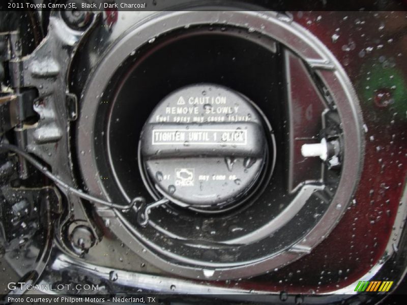 Black / Dark Charcoal 2011 Toyota Camry SE