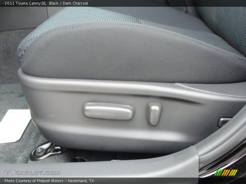 Black / Dark Charcoal 2011 Toyota Camry SE
