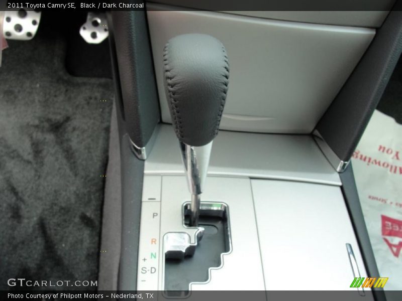 Black / Dark Charcoal 2011 Toyota Camry SE