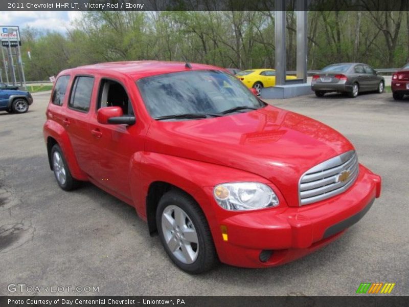 Front 3/4 View of 2011 HHR LT