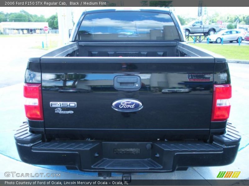 Black / Medium Flint 2006 Ford F150 STX Regular Cab