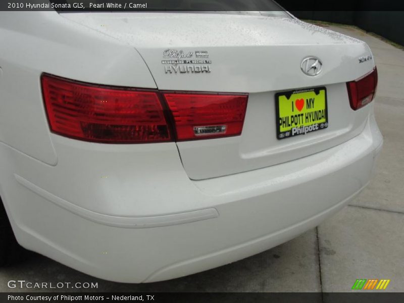 Pearl White / Camel 2010 Hyundai Sonata GLS