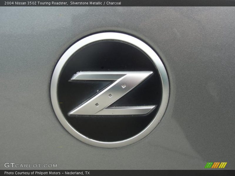  2004 350Z Touring Roadster Logo