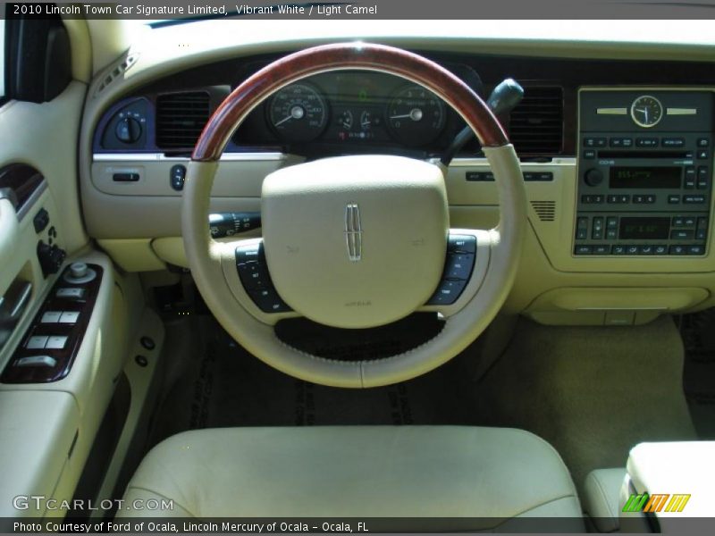 Vibrant White / Light Camel 2010 Lincoln Town Car Signature Limited