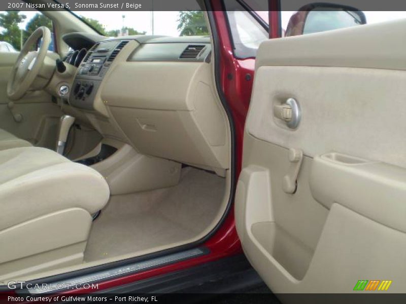Sonoma Sunset / Beige 2007 Nissan Versa S