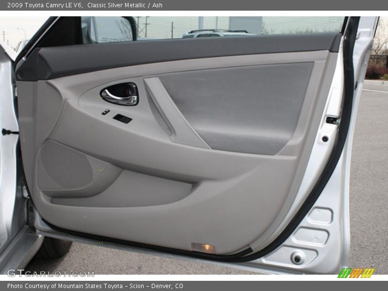 Classic Silver Metallic / Ash 2009 Toyota Camry LE V6