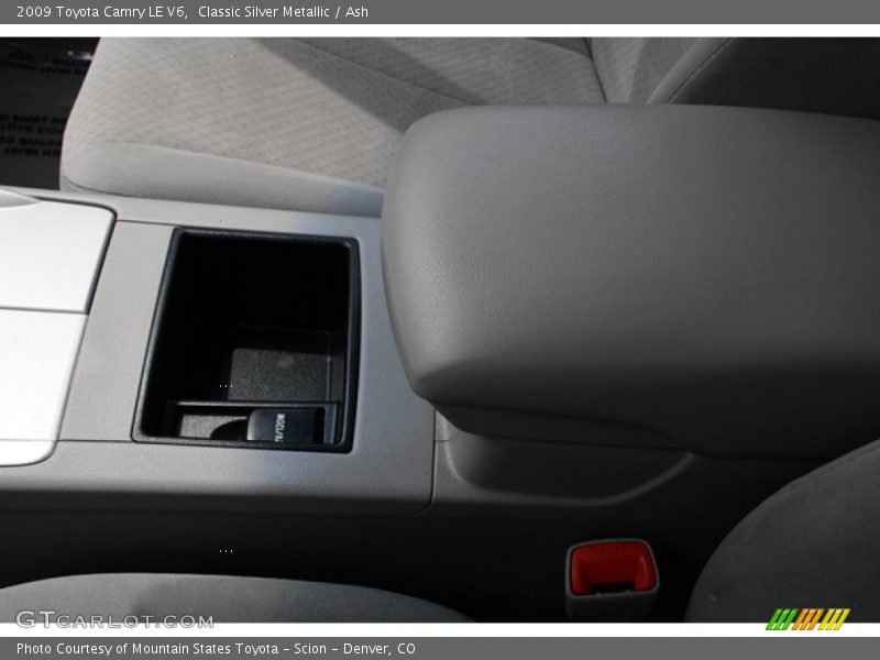 Classic Silver Metallic / Ash 2009 Toyota Camry LE V6