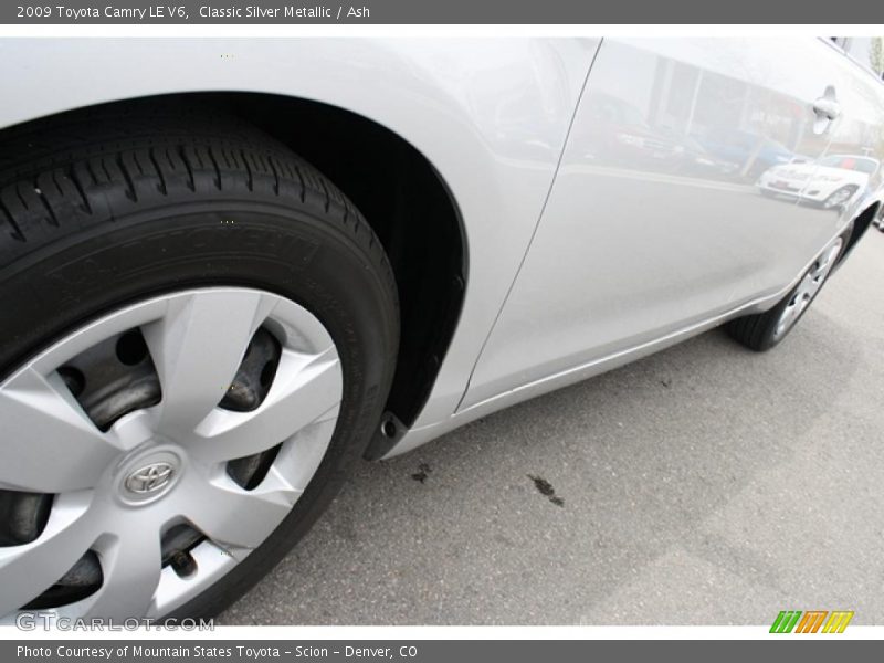 Classic Silver Metallic / Ash 2009 Toyota Camry LE V6