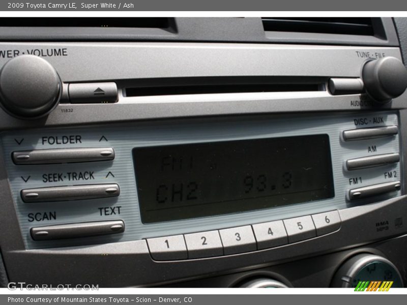Super White / Ash 2009 Toyota Camry LE
