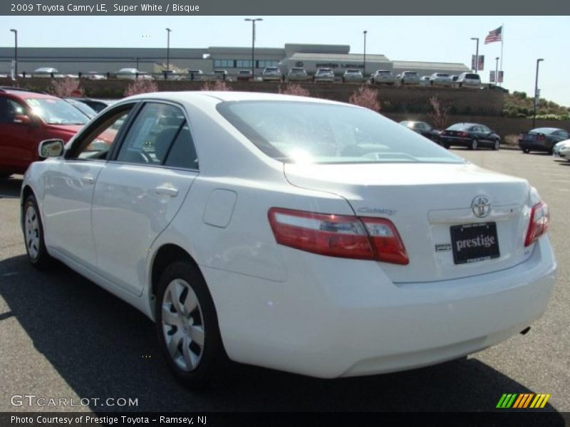 Super White / Bisque 2009 Toyota Camry LE