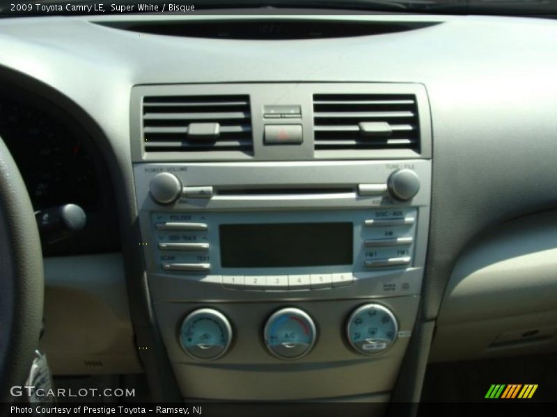 Super White / Bisque 2009 Toyota Camry LE