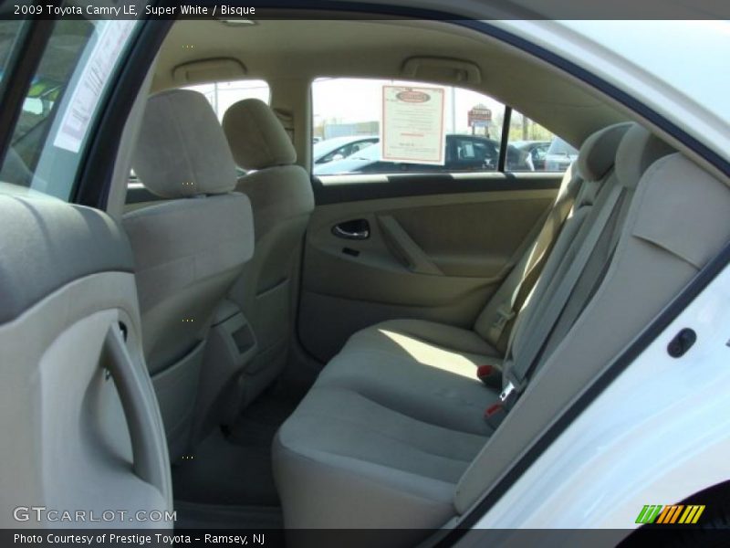 Super White / Bisque 2009 Toyota Camry LE