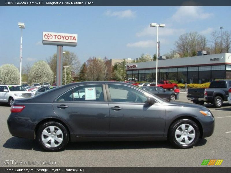Magnetic Gray Metallic / Ash 2009 Toyota Camry LE