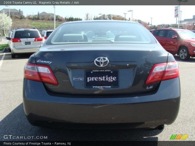 Magnetic Gray Metallic / Ash 2009 Toyota Camry LE