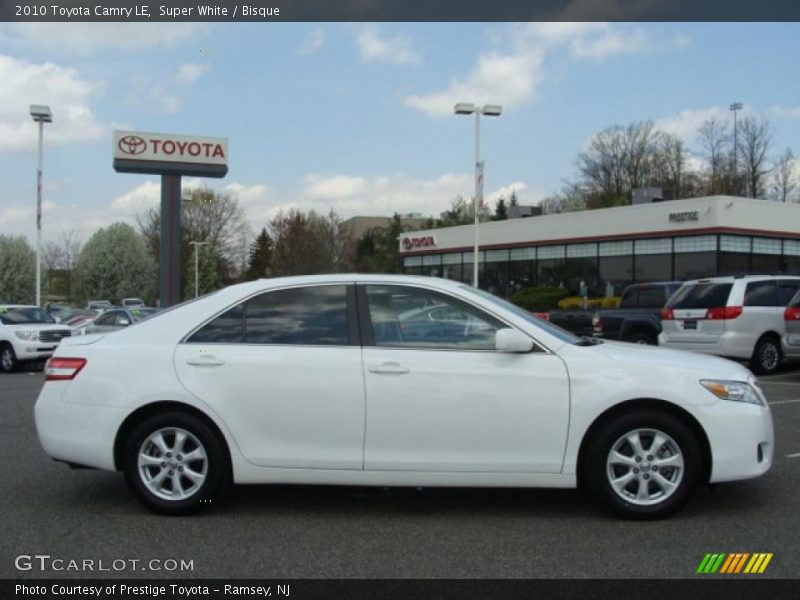 Super White / Bisque 2010 Toyota Camry LE