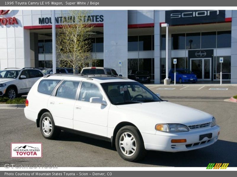 Super White / Beige 1996 Toyota Camry LE V6 Wagon