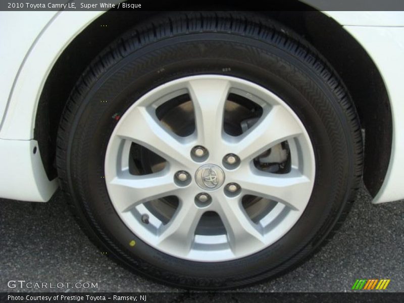 Super White / Bisque 2010 Toyota Camry LE