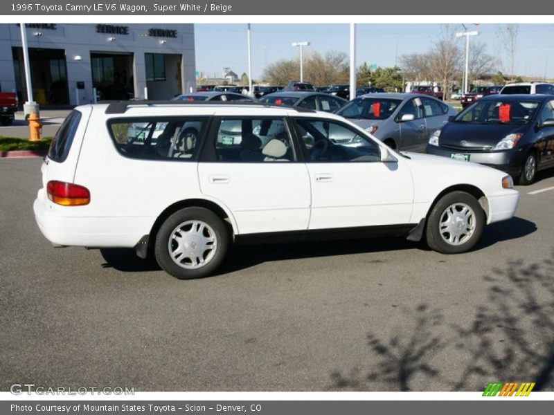Super White / Beige 1996 Toyota Camry LE V6 Wagon