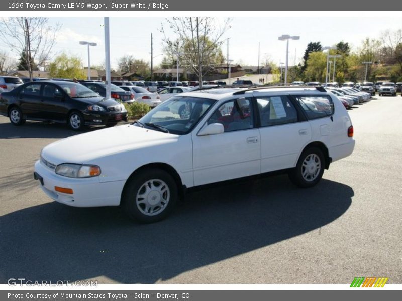 Super White / Beige 1996 Toyota Camry LE V6 Wagon