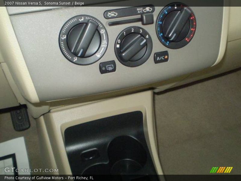 Sonoma Sunset / Beige 2007 Nissan Versa S