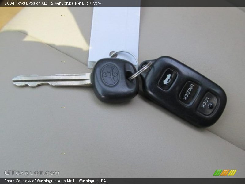 Silver Spruce Metallic / Ivory 2004 Toyota Avalon XLS