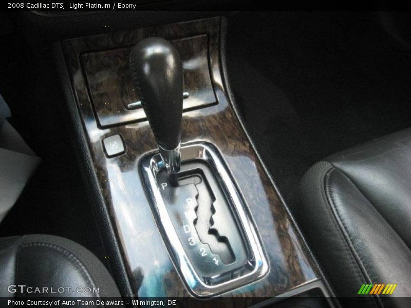 Light Platinum / Ebony 2008 Cadillac DTS