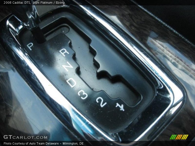 Light Platinum / Ebony 2008 Cadillac DTS
