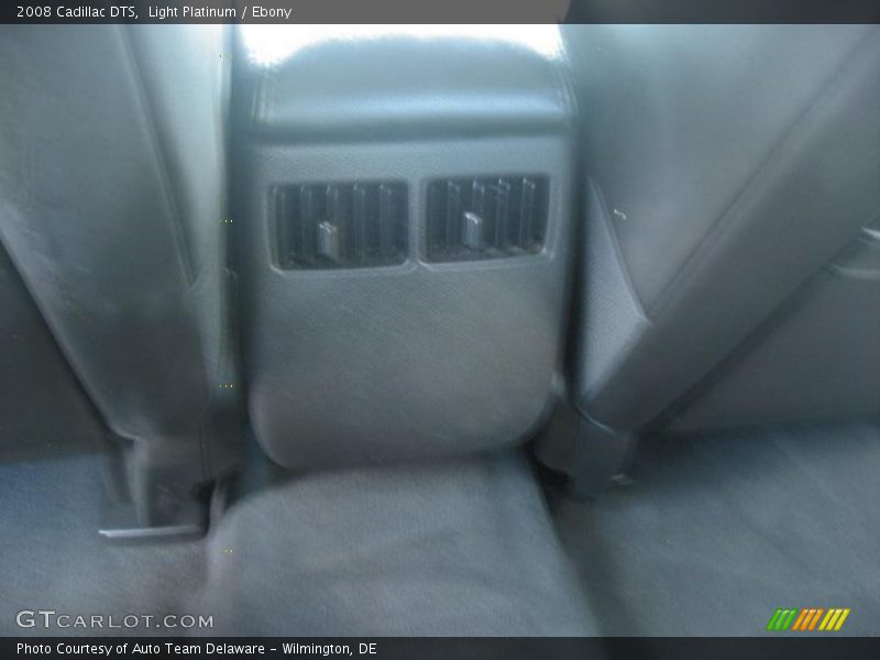 Light Platinum / Ebony 2008 Cadillac DTS