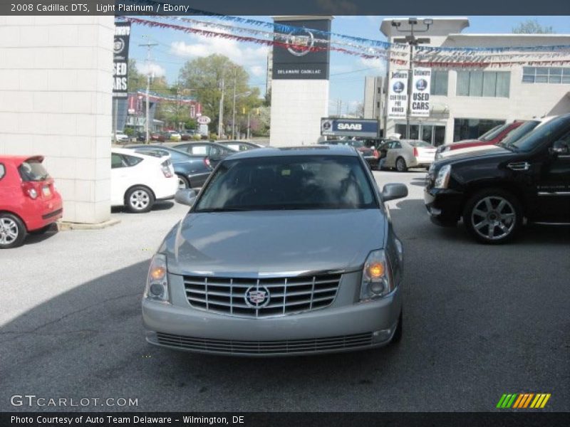 Light Platinum / Ebony 2008 Cadillac DTS