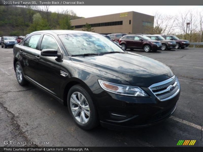 Tuxedo Black / Charcoal Black 2011 Ford Taurus SEL