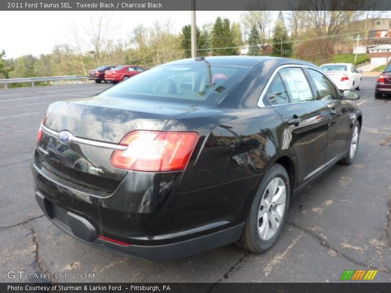 Tuxedo Black / Charcoal Black 2011 Ford Taurus SEL