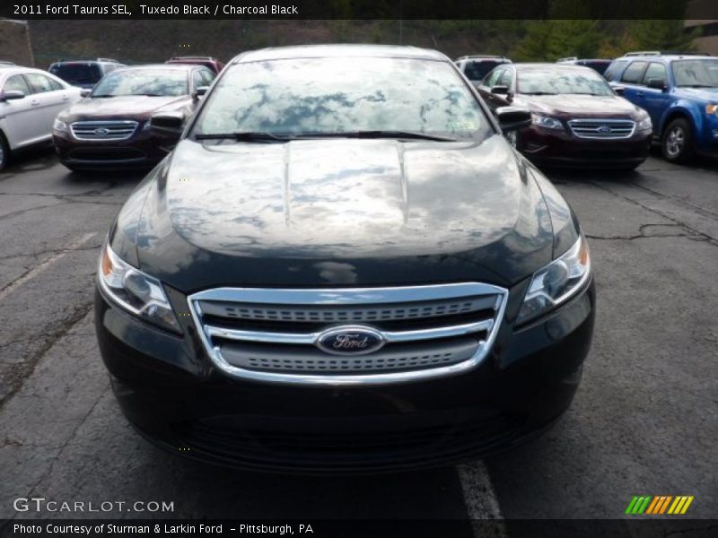 Tuxedo Black / Charcoal Black 2011 Ford Taurus SEL