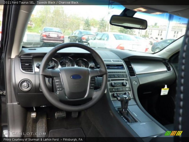 Tuxedo Black / Charcoal Black 2011 Ford Taurus SEL