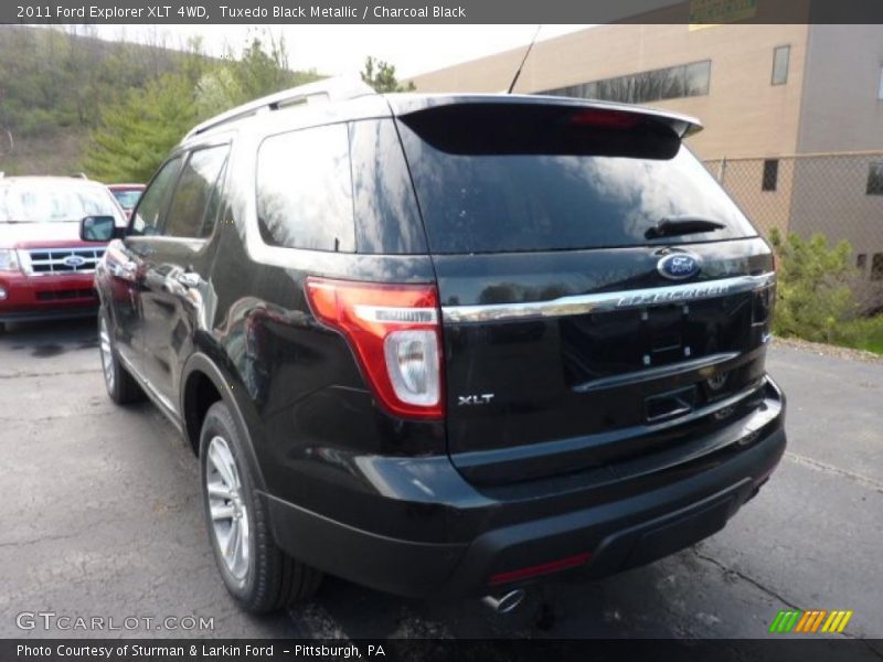 Tuxedo Black Metallic / Charcoal Black 2011 Ford Explorer XLT 4WD