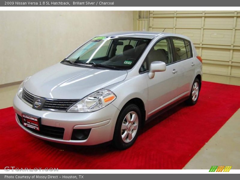 Brillant Silver / Charcoal 2009 Nissan Versa 1.8 SL Hatchback