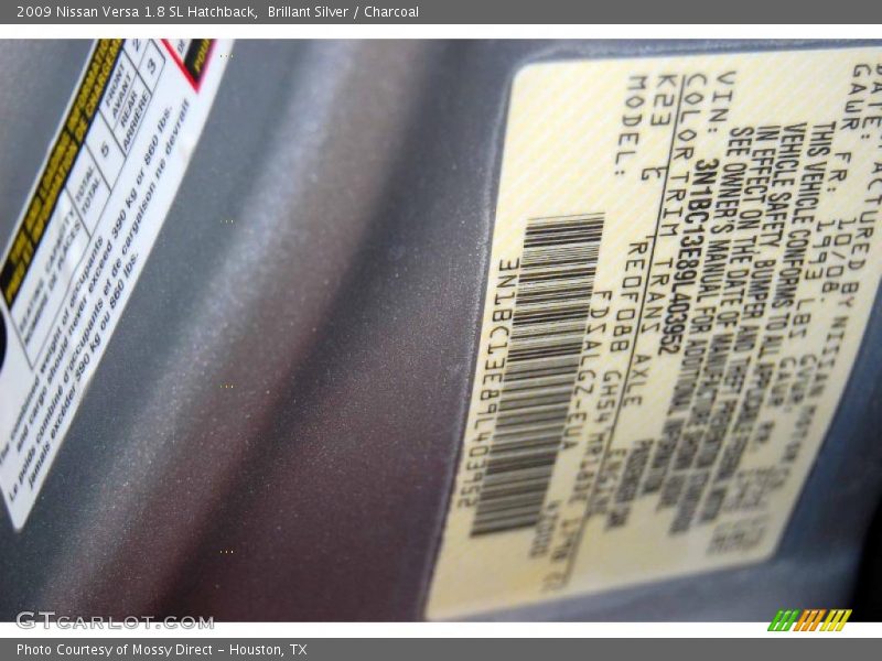 Brillant Silver / Charcoal 2009 Nissan Versa 1.8 SL Hatchback