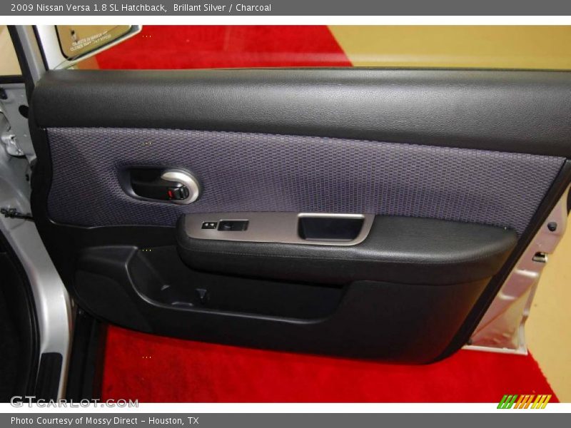Brillant Silver / Charcoal 2009 Nissan Versa 1.8 SL Hatchback