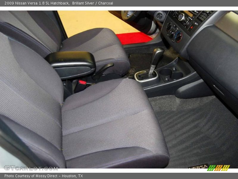 Brillant Silver / Charcoal 2009 Nissan Versa 1.8 SL Hatchback