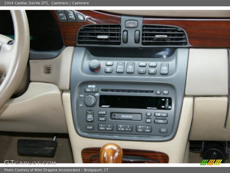 Controls of 2004 DeVille DTS