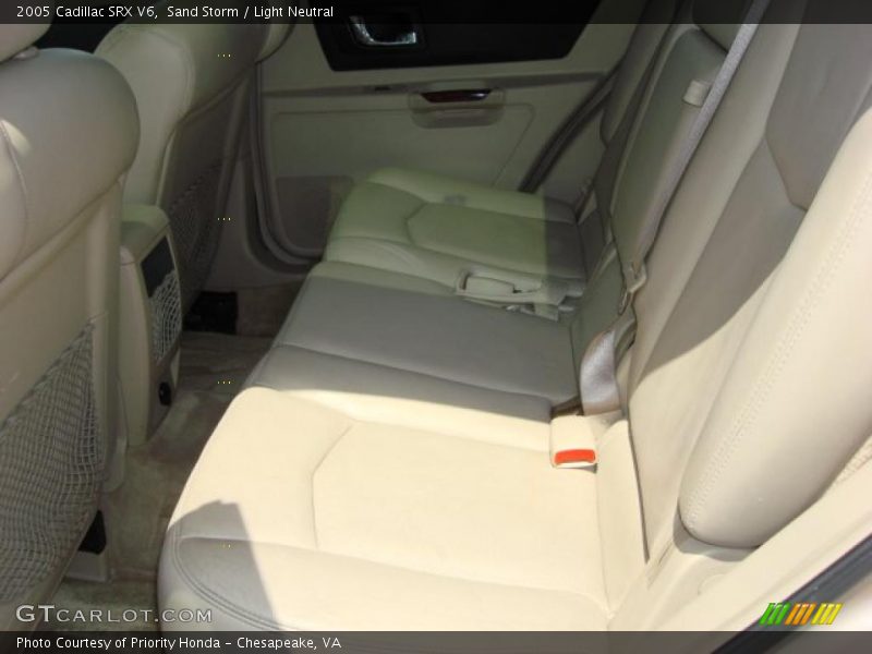 Sand Storm / Light Neutral 2005 Cadillac SRX V6